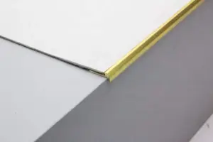 Trappe forkant for 3,2 mm. linoleum, lite - midthull