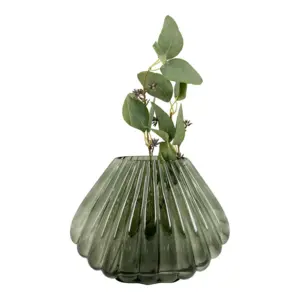 Vase, grøn mundblæst 