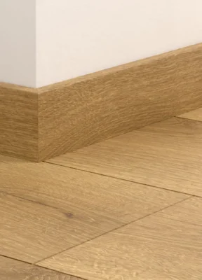 Fodpanel til laminatgulv - Chateau Oak