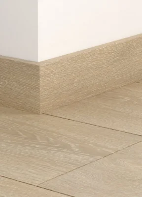 Fodpanel til laminatgulv - Chalked Nordic Oak