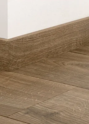 Fodpanel til laminatgulv - Browned Oak