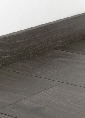 Fodpanel til laminatgulv - Dark Mature Oak