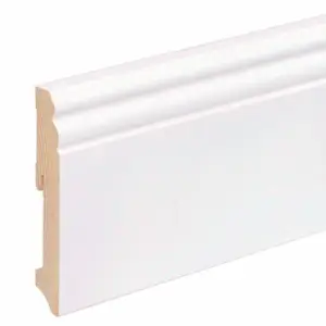 Hvidt fodpanel til laminatgulv, Gammeltysk profil, 18 x 115 mm.