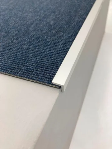 10 x 10 x 2 mm angle profile - without holes