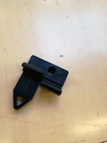 Thermoask clips for concealed mounting