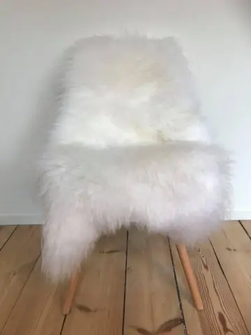 Islandsk lammeskinn med lang hvit pels