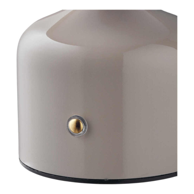 Aulla Bordlampe i metal og plastik.