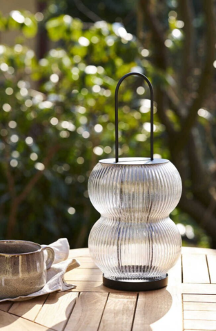 Lucena Lanterne, i sort metal og glas