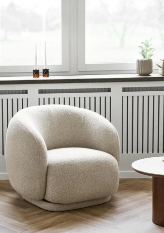 Hawkes Loungestol i farven sand med drejefunktion