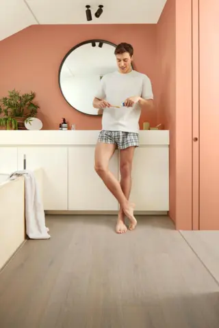 BerryAlloc Ocean 8 V4 - Select Light Brown