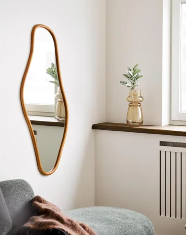 Brandsby spejl i fyrretræ