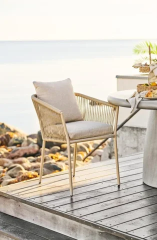 Salerno Spisebordsstol i farven sand - UDSOLGT TIL UGE 2 - 2027