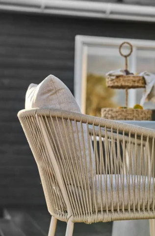 Salerno Spisebordsstol i farven sand - UDSOLGT TIL UGE 2 - 2027