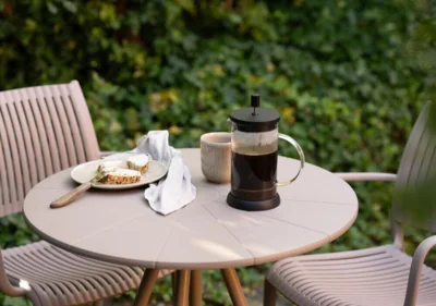 Cafebord, Barletta i stål og faven taupe