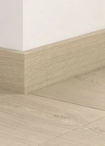 Fodpanel til laminatgulv - Pure Mist Oak