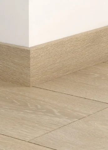 Fodpanel til laminatgulv - Chalked Nordic Oak
