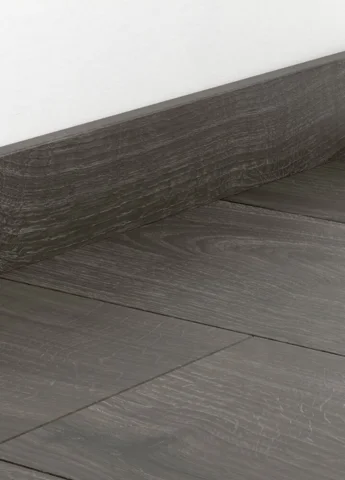 Fodpanel til laminatgulv - Dark Mature Oak