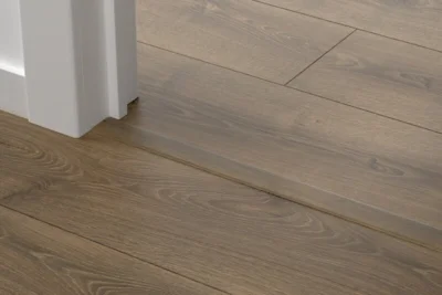 5-i-1 liste til laminatgulv - Country Oak, INGEN RETURRET! 