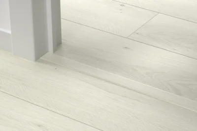 5-i-1 liste til laminatgulv - Romantic Light Grey Oak, INGEN RETURRET! 