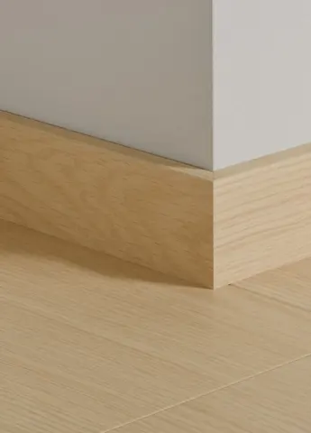 Fodpanel til laminatgulv - Amberlight Oak