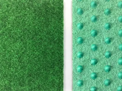 Cricket grøn nålefilt med nopper (Græs) - REST 325X400 CM.
