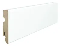 Hvit fotpanel for laminatgulv, 15 x 80 mm.