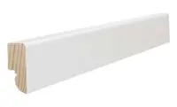 Hvit fotpanel for parkettgulv, 16 x 40 mm.