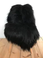 Islandsk lammeskinn med lang svart pels