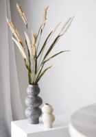 Vase i beige keramik