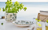 Fad i farven hvid-mix og keramik