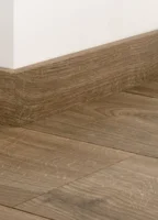 Fodpanel til laminatgulv - Browned Oak