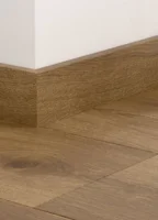 Fodpanel til laminatgulv - Maroon Oak